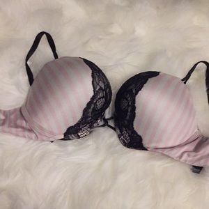 Victoria’s Secret bombshell bra